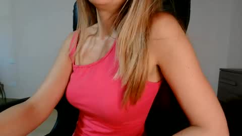 Snapshot of sladypretty chatting on 06/27/26, 03:06 Slady online show from 06/27/26, 03:06
