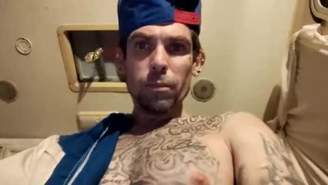 Snapshot of slangincock69 chatting on 12/28/24, 04:08 SexyMFSlangincock69FYPM online show from 12/28/24, 04:08