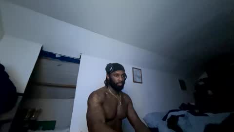 Snapshot of slaythereal3 chatting on 12/01/25, 05:01 slaythereal3 online show from 12/01/25, 05:01