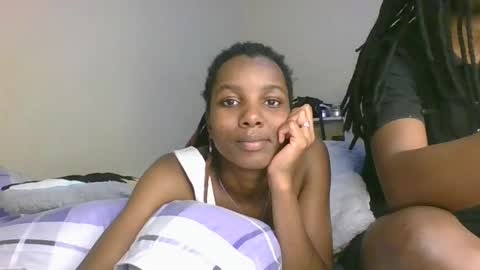 sleciah online show from 11/23/25, 02:39