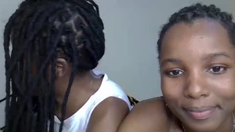 sleciah online show from 11/28/25, 04:09