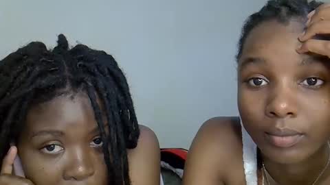 sleciah online show from 11/30/25, 12:09