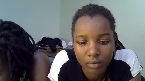 sleciah online show from 12/23/25, 09:40