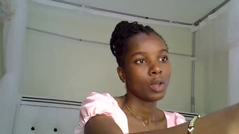 Snapshot of sleciahsha chatting on 04/24/26, 10:28 sly online show from 04/24/26, 10:28