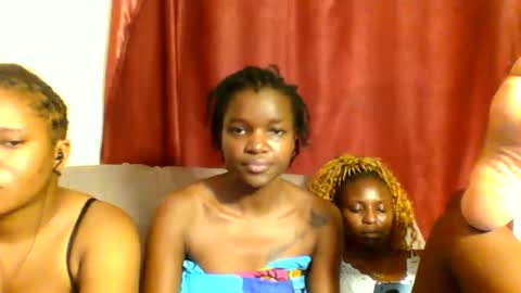 Snapshot of sleek_ass chatting on 03/04/25, 03:11 sleek_ass online show from 03/04/25, 03:11