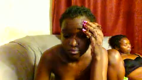 Snapshot of sleek_ass chatting on 03/10/25, 04:49 sleek_ass online show from 03/10/25, 04:49