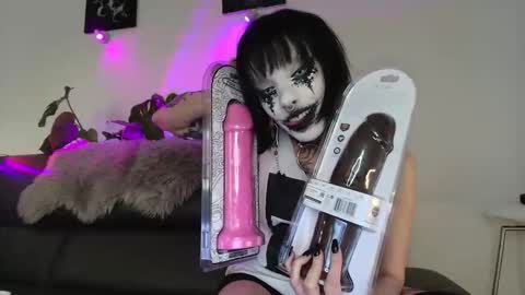 Snapshot of sleeperly chatting on 03/01/26, 01:02 sleeperly online show from 03/01/26, 01:02