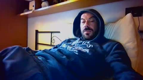 Snapshot of slevin1983 chatting on 10/05/25, 02:15 slevin online show from 10/05/25, 02:15