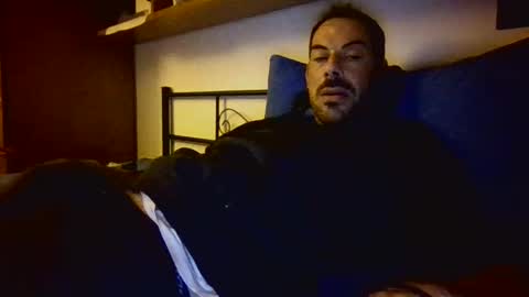 Snapshot of slevin1983 chatting on 11/10/25, 10:09 slevin online show from 11/10/25, 10:09