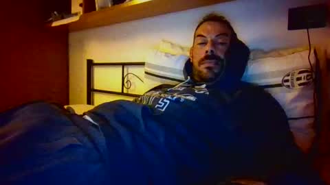 Snapshot of slevin1983 chatting on 11/18/25, 10:25 slevin online show from 11/18/25, 10:25