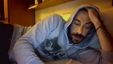 Snapshot of slevin1983 chatting on 11/27/25, 12:02 slevin online show from 11/27/25, 12:02