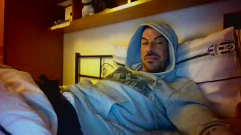 Snapshot of slevin1983 chatting on 11/30/25, 05:28 slevin online show from 11/30/25, 05:28