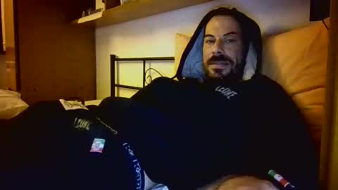 Snapshot of slevin1983 chatting on 03/22/26, 01:20 slevin online show from 03/22/26, 01:20