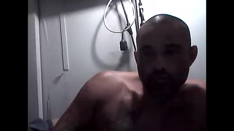 Snapshot of slickstre chatting on 04/15/26, 03:46 slickstre online show from 04/15/26, 03:46