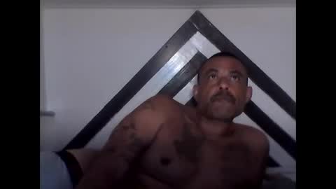 Snapshot of slickstre chatting on 04/20/26, 06:16 slickstre online show from 04/20/26, 06:16