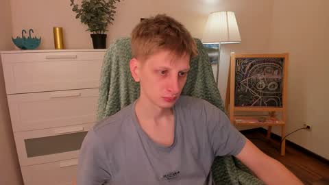 Snapshot of slim_andy chatting on 12/13/24, 06:42 Andy online show from 12/13/24, 06:42