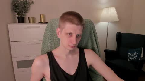 Snapshot of slim_andy chatting on 04/09/26, 08:25 Andy online show from 04/09/26, 08:25