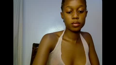 Snapshot of slim_candy12 chatting on 06/25/26, 07:35 Lily online show from 06/25/26, 07:35