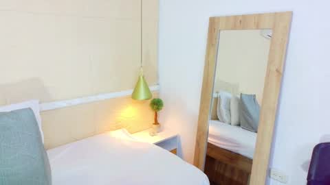 slim_chocobar18 online show from 10/22/25, 01:33