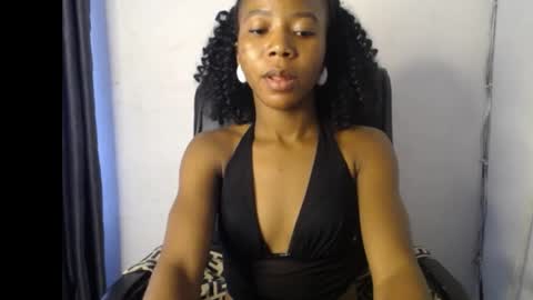 Snapshot of slim_ebonypet chatting on 04/26/26, 02:15 Crystal online show from 04/26/26, 02:15