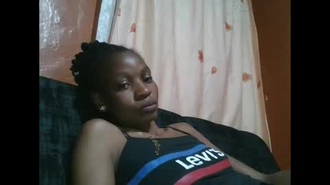 Snapshot of slim_girl01 chatting on 06/09/26, 06:41 slim_girl01 online show from 06/09/26, 06:41