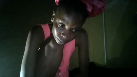 Snapshot of slim_girl01 chatting on 07/12/26, 03:47 slim_girl01 online show from 07/12/26, 03:47