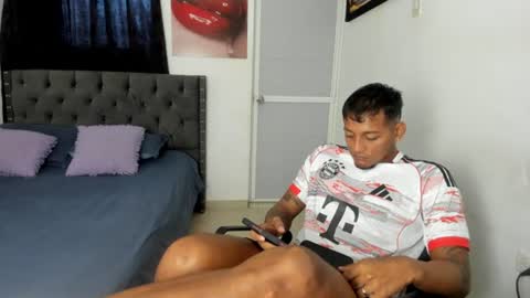 Snapshot of slim_master12 chatting on 06/15/26, 06:21 slim_master12 online show from 06/15/26, 06:21