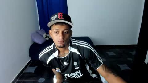 Snapshot of slim_master12 chatting on 07/06/26, 10:23 slim_master12 online show from 07/06/26, 10:23