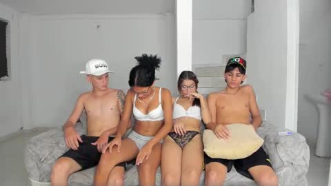 boy without tattoo Bryan -- with tatto Alan - New girl harper online show from 11/10/25, 09:14