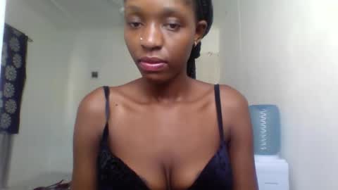 Snapshot of slimandthick1 chatting on 04/21/26, 07:47 slimandthick1 online show from 04/21/26, 07:47