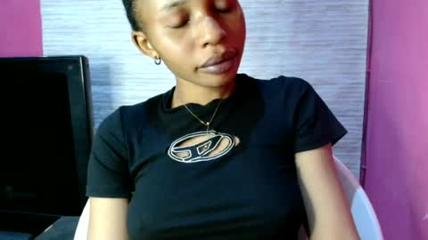 Snapshot of slimass31 chatting on 07/01/26, 12:12 slimass31 online show from 07/01/26, 12:12