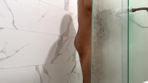 Snapshot of slimbuttniceguy chatting on 01/11/25, 07:05 slimbuttniceguy online show from 01/11/25, 07:05