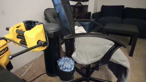 Snapshot of slimguerrilla chatting on 03/04/25, 12:39 Slimguerrilla online show from 03/04/25, 12:39