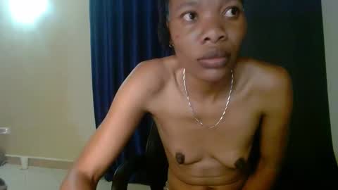 Snapshot of slimhot_ chatting on 12/01/24, 11:47 slim online show from 12/01/24, 11:47