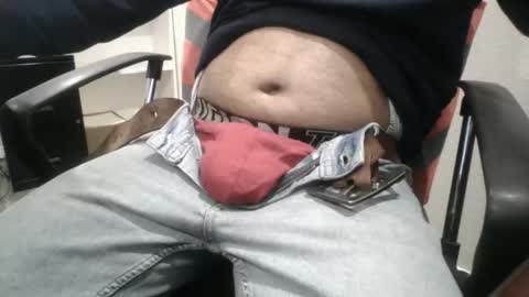 Snapshot of slimjimorange9 chatting on 11/06/25, 01:39 slimjimorange9 online show from 11/06/25, 01:39