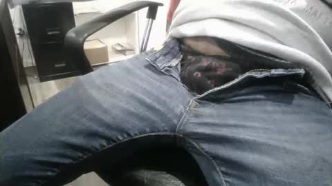 Snapshot of slimjimorange9 chatting on 11/18/25, 01:22 slimjimorange9 online show from 11/18/25, 01:22