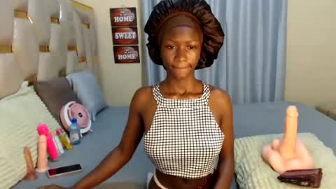Snapshot of slimqueenbae chatting on 07/18/26, 07:56 slimqueenbae online show from 07/18/26, 07:56