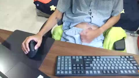 Snapshot of slimslimxxx chatting on 04/13/26, 12:16 slimslimxxx online show from 04/13/26, 12:16