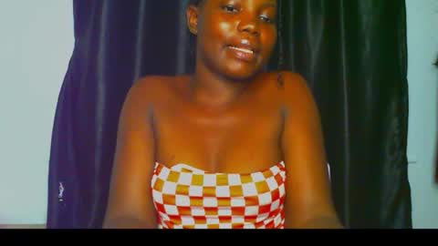 Snapshot of slimthick_tinah chatting on 09/29/25, 02:11 TINA online show from 09/29/25, 02:11