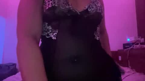 Snapshot of slimthickdesi chatting on 03/18/26, 10:57 slimthickdesi online show from 03/18/26, 10:57