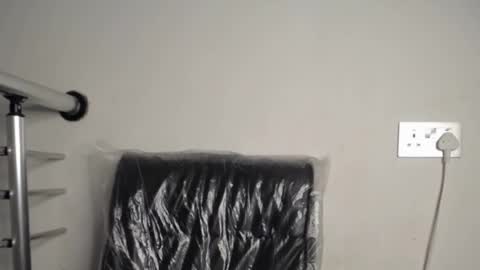 Snapshot of slimy_cunt chatting on 02/17/25, 08:19 Jemila online show from 02/17/25, 08:19