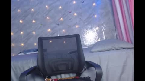 Snapshot of slimzyx chatting on 01/19/25, 05:05 slimzyx online show from 01/19/25, 05:05