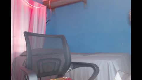 Snapshot of slimzyx chatting on 02/28/25, 11:58 slimzyx online show from 02/28/25, 11:58