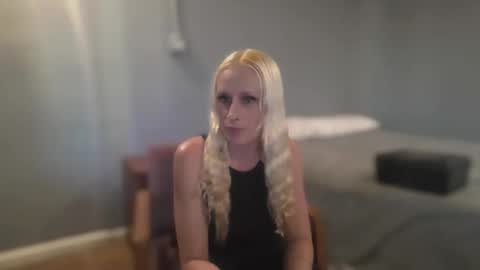 Snapshot of slip_inslide chatting on 12/04/25, 10:18 slip_inslide online show from 12/04/25, 10:18