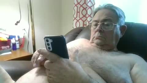 Snapshot of slippery_duck chatting on 12/21/24, 02:04 slippery_duck online show from 12/21/24, 02:04