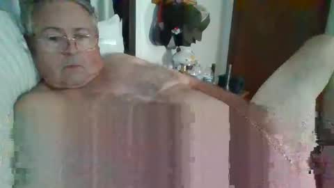 Snapshot of slippery_duck chatting on 09/26/25, 01:15 slippery_duck online show from 09/26/25, 01:15