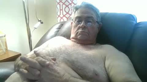 Snapshot of slippery_duck chatting on 12/14/25, 05:18 slippery_duck online show from 12/14/25, 05:18