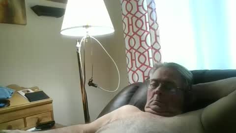 Snapshot of slippery_duck chatting on 02/14/26, 05:21 slippery_duck online show from 02/14/26, 05:21