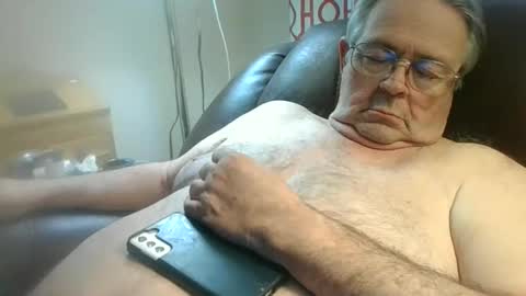 Snapshot of slippery_duck chatting on 03/15/26, 01:39 slippery_duck online show from 03/15/26, 01:39