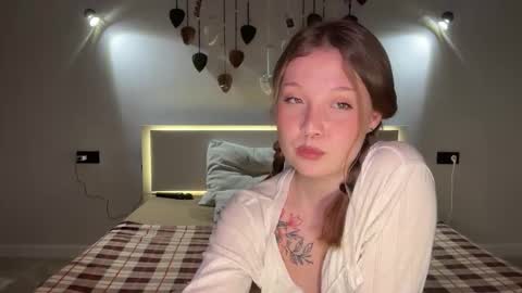 Lola and Li -  online show from 11/18/25, 02:54